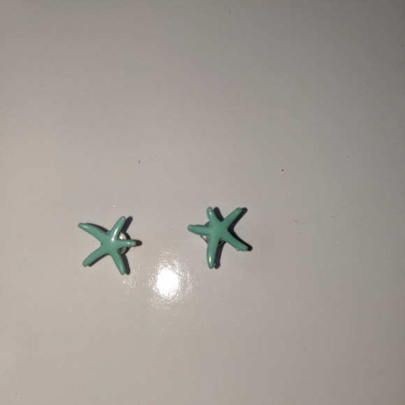 Jewelry - Aqua blue star seashells earrings